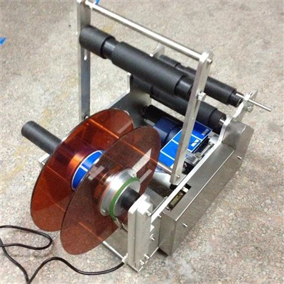 Полуавтоматическая машина для наклейки этикеток